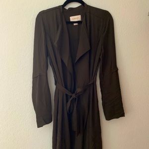NWOT Aritzia Flowy Trench Coat